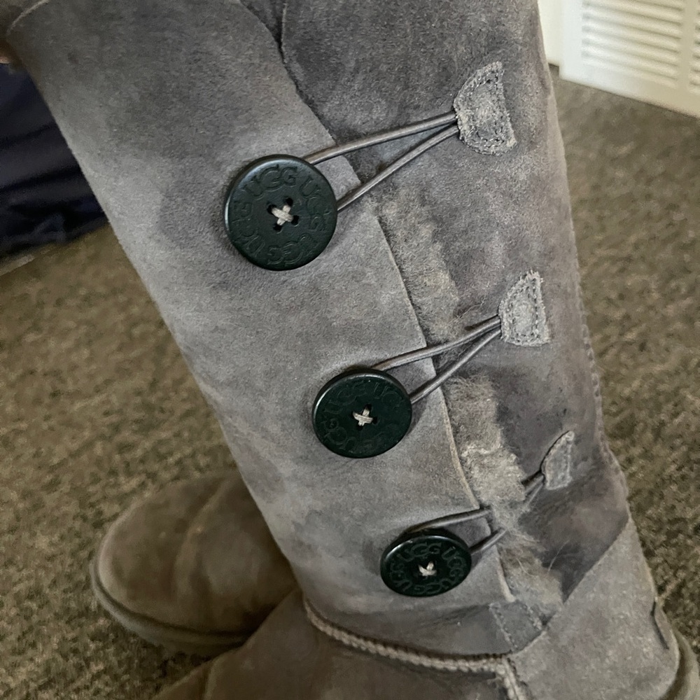 UGG Women’s 7 Bailey Button Triplet Triple Button Gray Classic Tall Boots size 7 - Picture 8 of 14